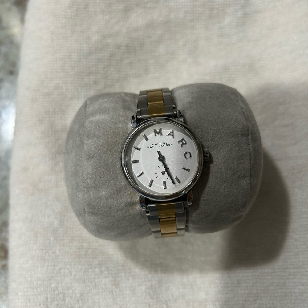 Beautiful like new Mark Jacobs watch new battery new band